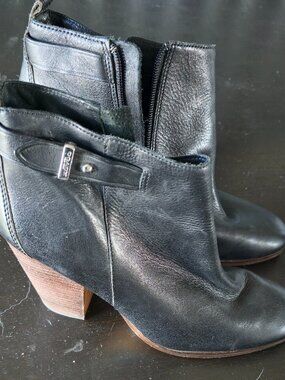 COACH Hewes Black Leather Ankle Boots - Women's Size 11B - Moto Buckle Bootie
